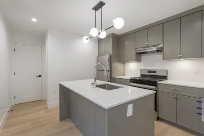 Basement Recreation Room Photo of 2 4315 Albert Street, Burnaby, BC
