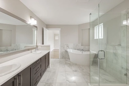 Guest Bathroom Photo of 20443 83a Avenue, Langley, BC