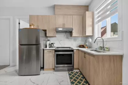 Hot Tub / Spa Photo of 15363 94 Avenue, Surrey, BC