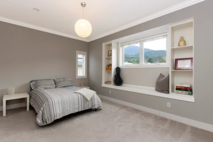 Entry Foyer Photo of 1018 Jay Crescent, Squamish, BC