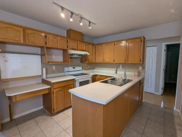 Walk-In Closet Photo of 5531 Oliver Drive, Richmond, BC