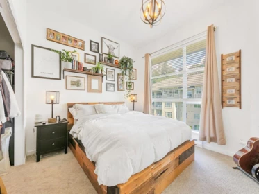 Bedroom 3 Photo of 516 3608 Deercrest Drive, North Vancouver, BC