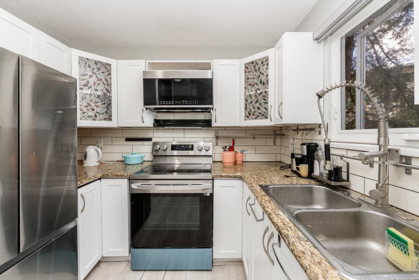 Kitchen Island Photo of 8330 Sheaves Road, Delta, BC