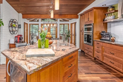 Kitchen Photo of 12595 Blue Mountain Crescent, Maple Ridge, BC