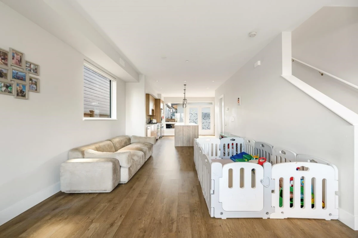 Family Room Photo of 4762 Spruce Way, Tsawwassen, BC