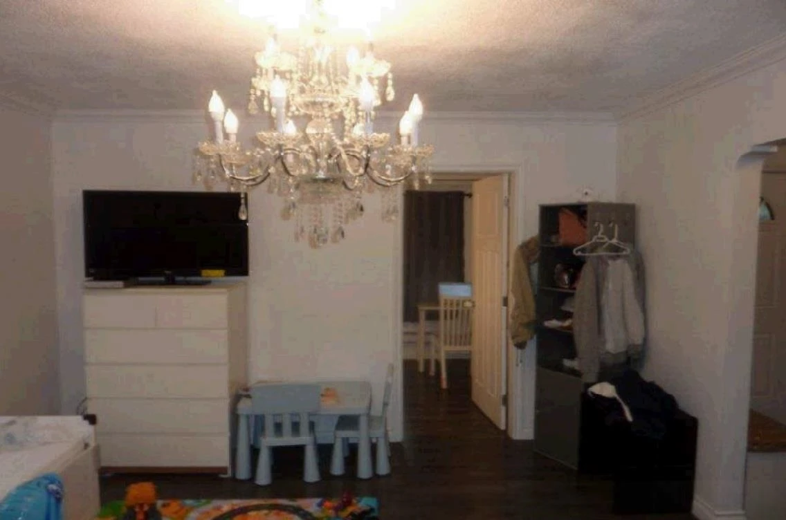 Dining Area Photo of 9909 Lyndhurst Street, Burnaby, BC