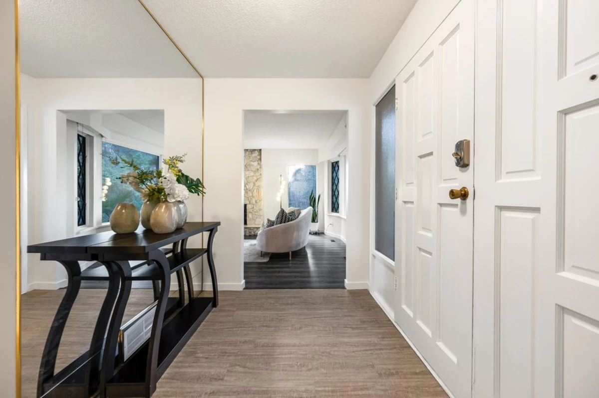 Family Room Photo of 1550 Palmerston Avenue, West Vancouver, BC