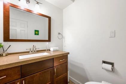 Guest Bathroom Photo of 1550 Palmerston Avenue, West Vancouver, BC