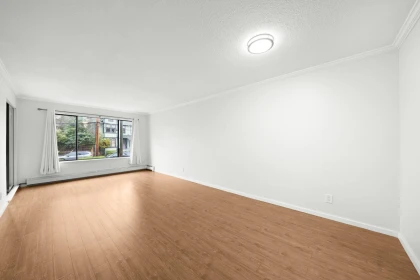 Breakfast Nook Photo of 213 436 Seventh Street, New Westminster, BC