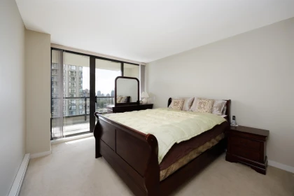 Walk-In Closet Photo of 1408 7178 Collier Street, Burnaby, BC