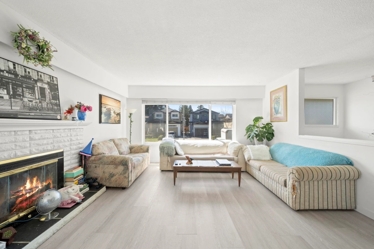 Living Room Photo of 11925 92a Avenue, Delta, BC
