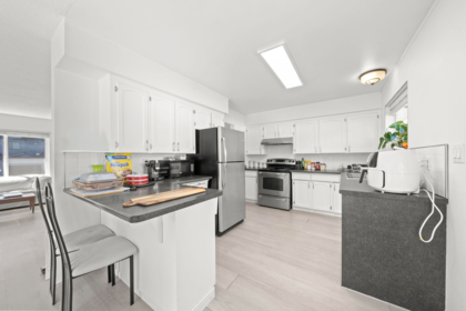 Kitchen Photo of 11925 92a Avenue, Delta, BC