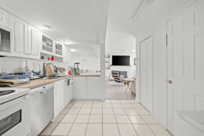 Laundry Room Photo of 11925 92a Avenue, Delta, BC