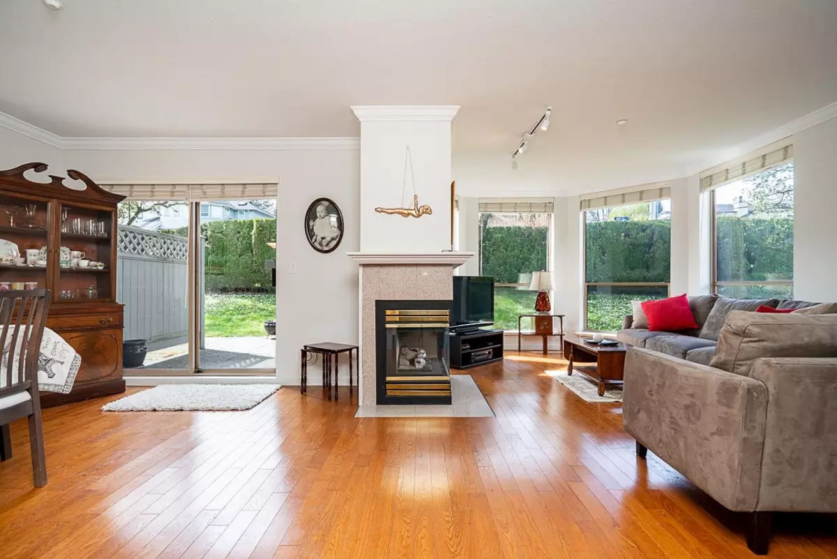 Living Room Photo of 55 323 Governors Court, New Westminster, BC