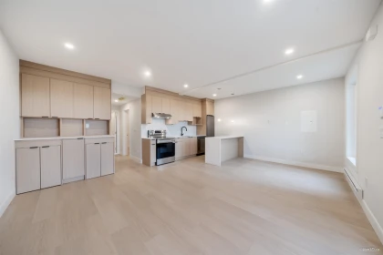 Hot Tub / Spa Photo of 971 Adderley Street, North Vancouver, BC