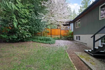 Hallway Photo of 3563 Sykes Road, North Vancouver, BC