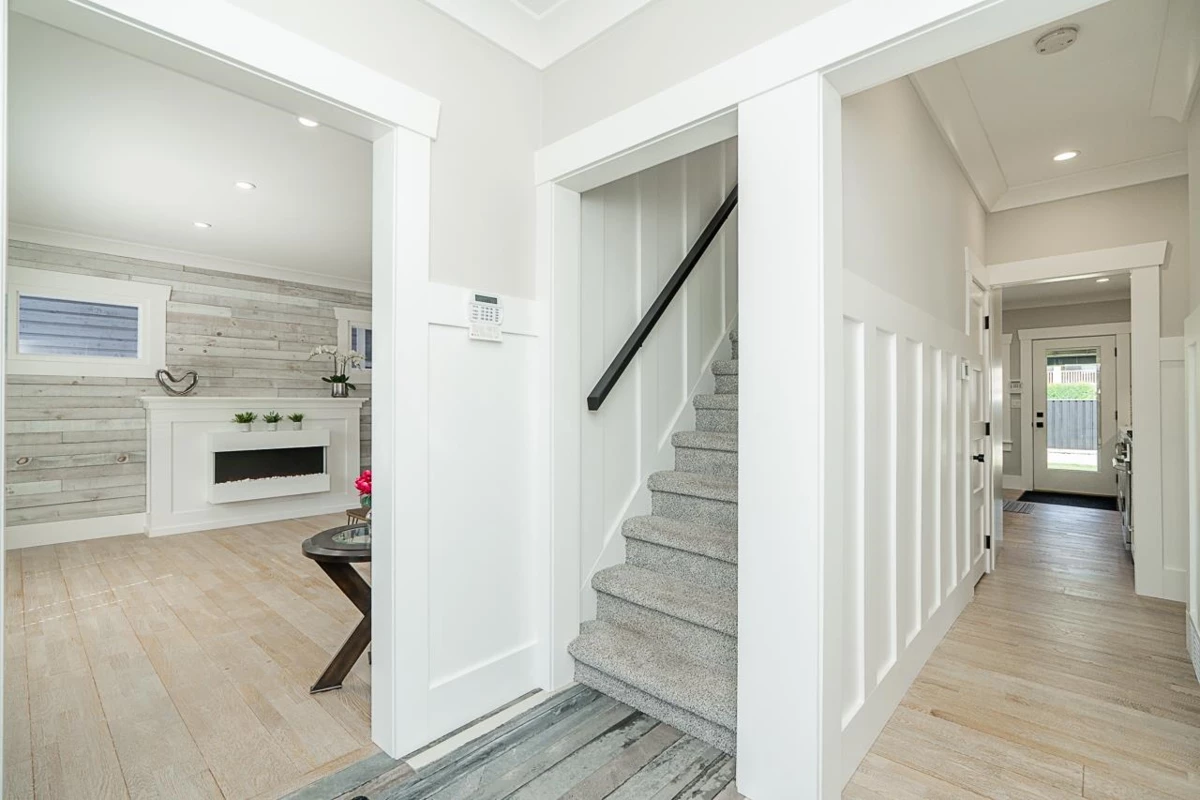 Family Room Photo of 905 Edinburgh Street, New Westminster, BC