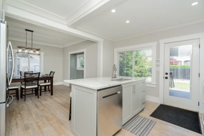 Primary Bathroom Photo of 905 Edinburgh Street, New Westminster, BC