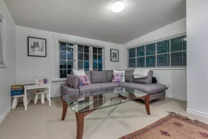 Breakfast Nook Photo of 6431 Rosebery Avenue, West Vancouver, BC