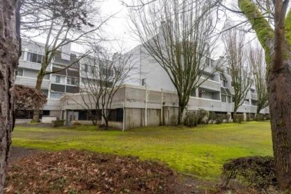 Front Yard Photo of 306 7431 Blundell Road, Richmond, BC