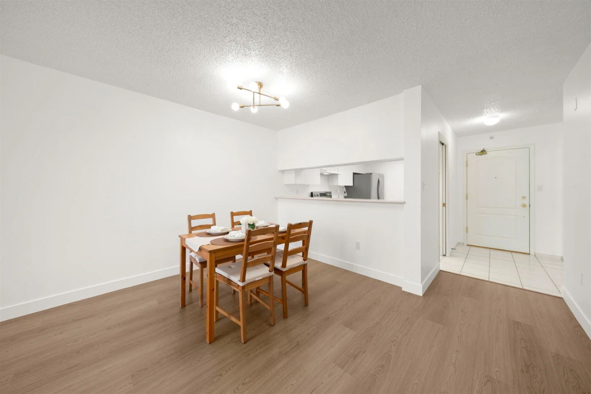 Dining Area Photo of 608 1190 Pipeline Road, Coquitlam, BC