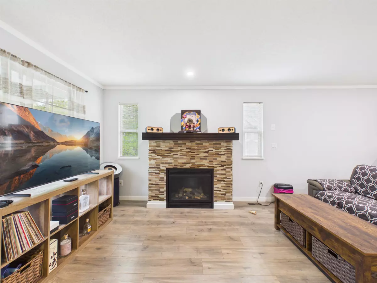 Living Room Photo of 13 19250 65th Avenue, Surrey, BC