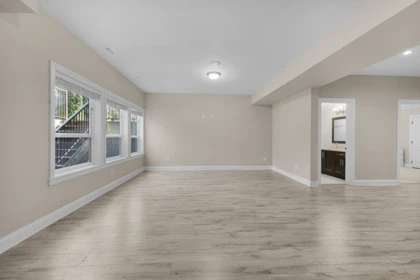 Swimming Pool Photo of 14095 30a Avenue, Surrey, BC