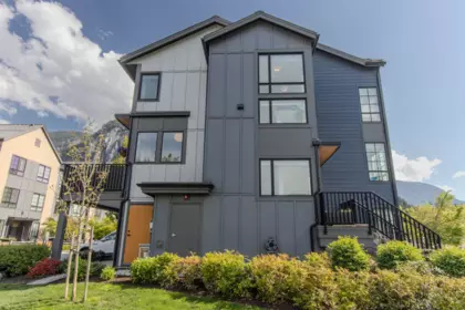 38015 Helm Way, Squamish, BC, Squamish — Townhouse for sale