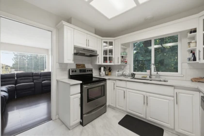 Breakfast Nook Photo of 32403 Best Avenue, Mission, BC