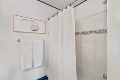 Powder Room Photo of 425 3 Rialto Court, New Westminster, BC
