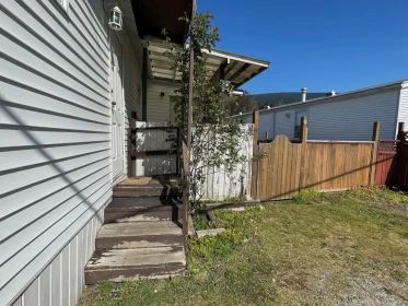 9 1413 Sunshine Coast Highway, Gibsons, BC, Gibsons — Manufactured Home for sale
