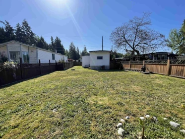 9 1413 Sunshine Coast Highway, Gibsons, BC, Gibsons — Manufactured Home for sale