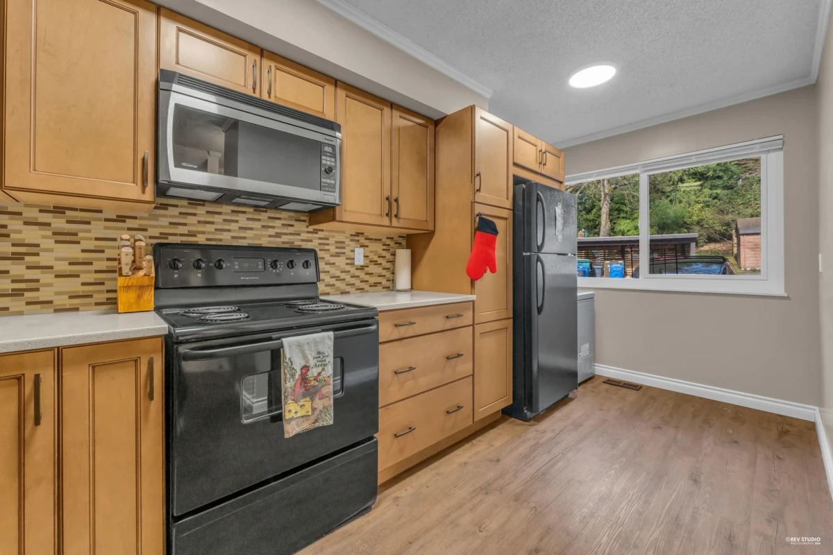 Family Room Photo of 202 Cardiff Way, Port Moody, BC