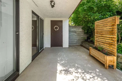 Front Yard Photo of 105 1520 Vidal Street, White Rock, BC