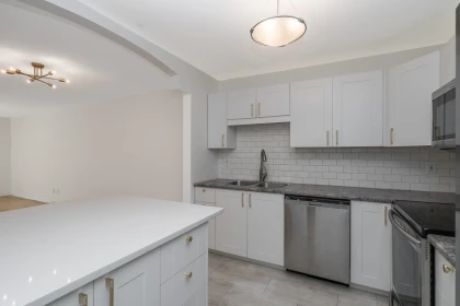 Primary Bedroom Photo of 105 1520 Vidal Street, White Rock, BC
