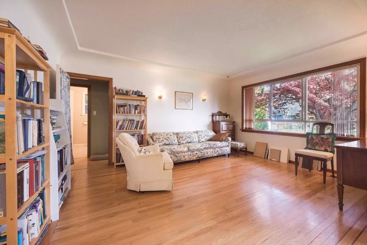 Dining Area Photo of 9747 Sidney Street, Chilliwack, BC