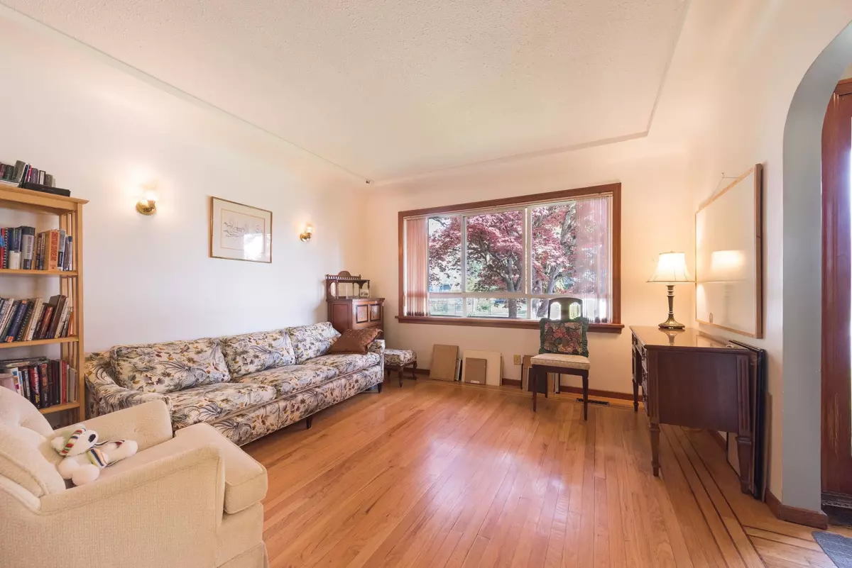 Family Room Photo of 9747 Sidney Street, Chilliwack, BC