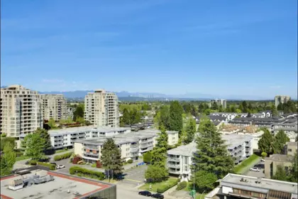 Fitness Center Photo Near 1213 8133 Cook Road, Richmond, BC