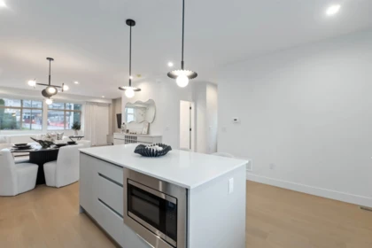 Kitchen Island Photo of 110 34588 Marshall Road, Abbotsford, BC