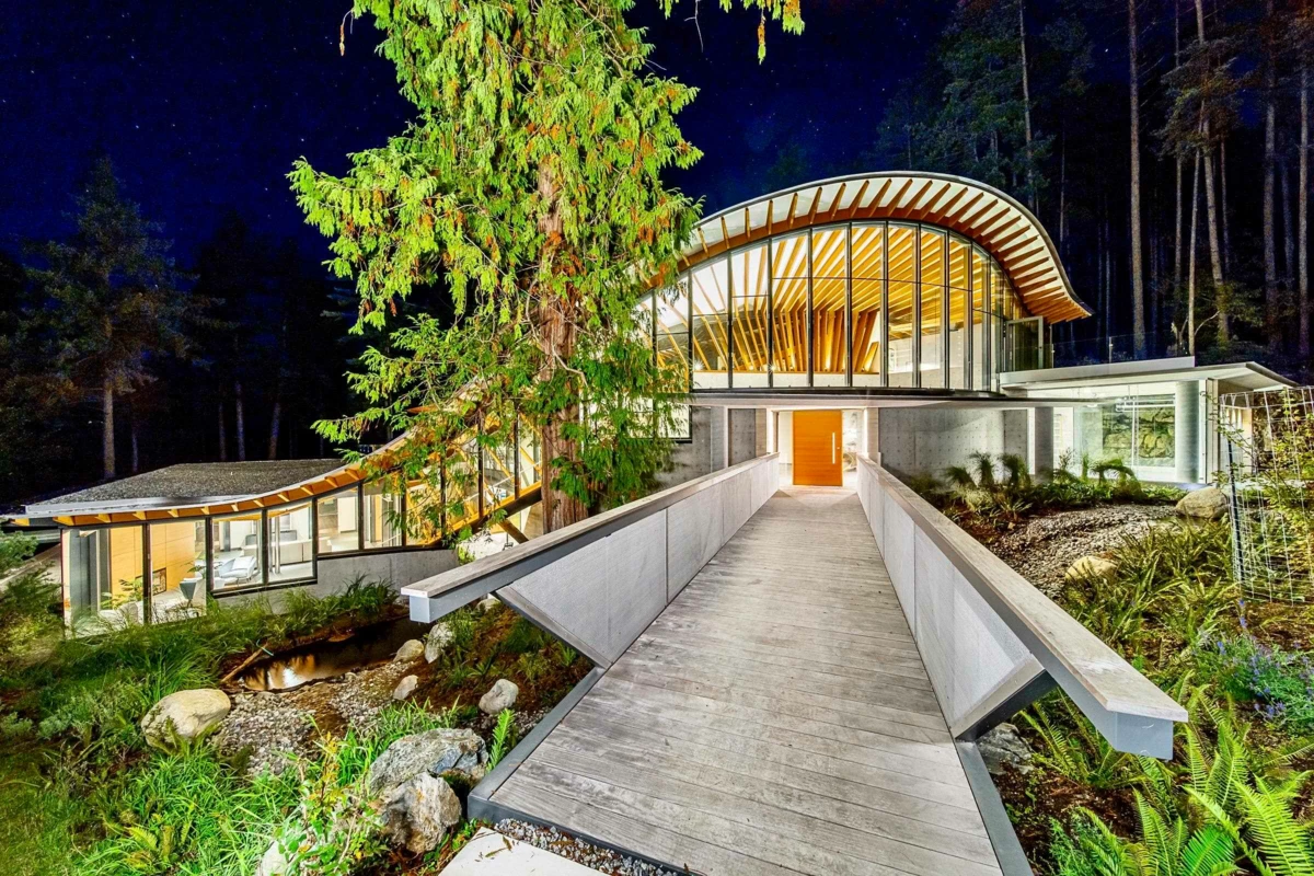 Exterior Front Photo of 1840 Lighthouse Lane, Bowen Island, BC