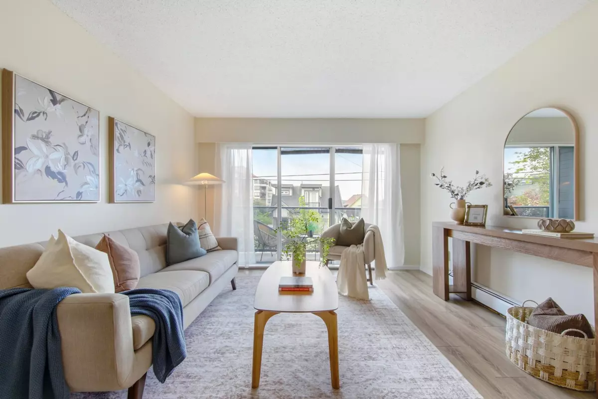 Dining Area Photo of 108 230 Mowat Street, New Westminster, BC