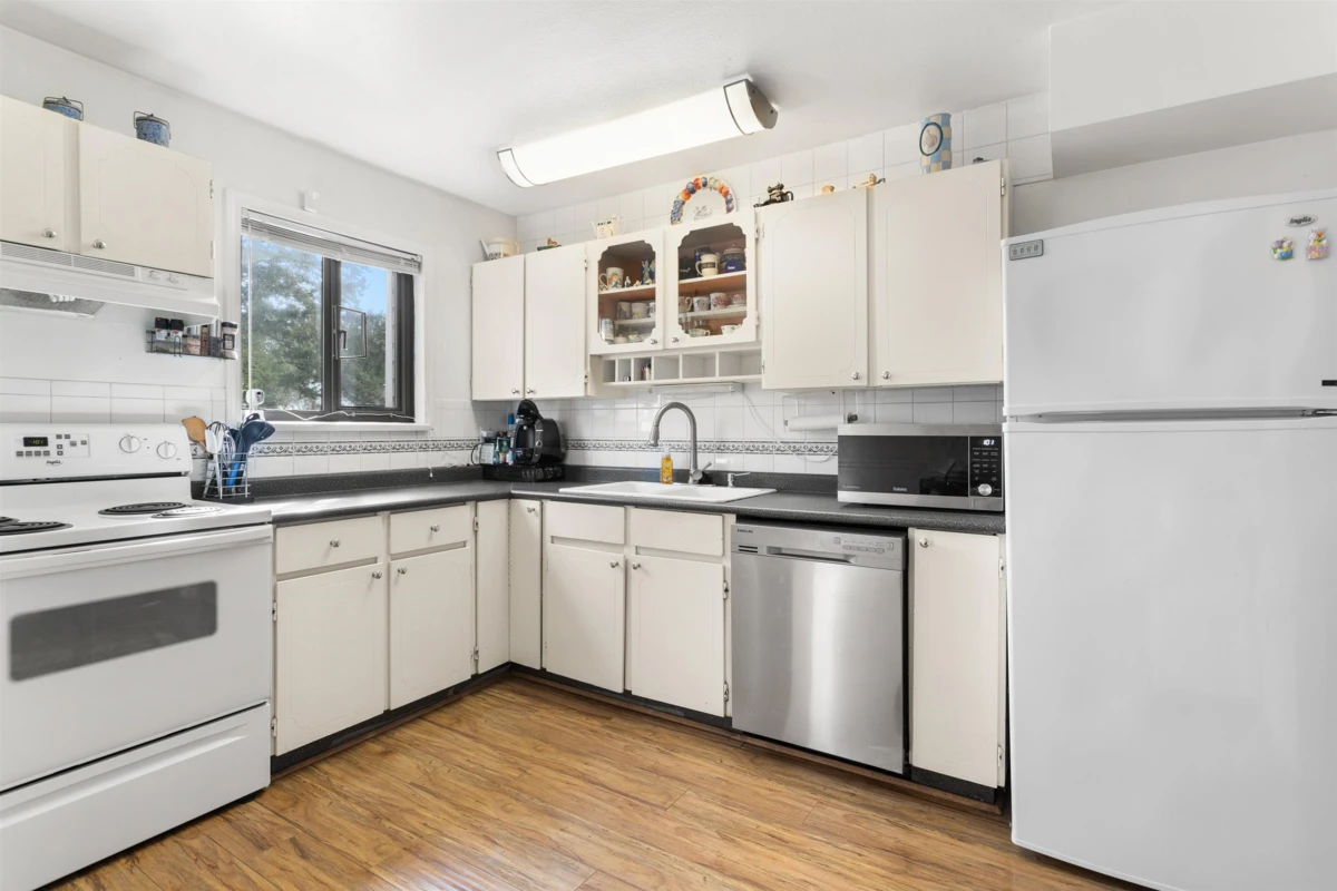 Family Room Photo of 45 6633 138 Street, Surrey, BC