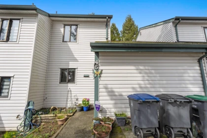 Garden / Landscaping Photo of 45 6633 138 Street, Surrey, BC