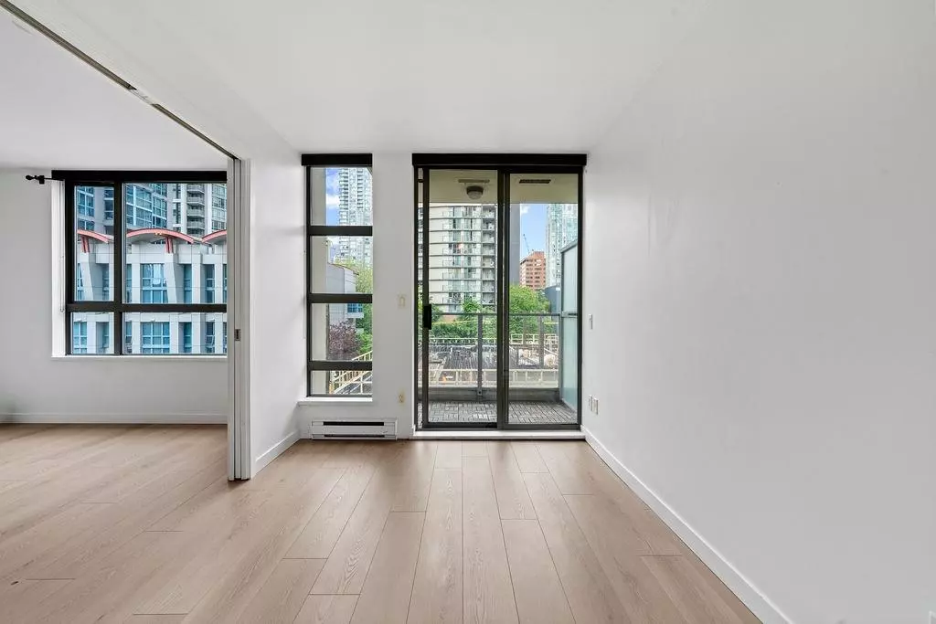 Family Room Photo of 509 1225 Richards Street, Vancouver, BC