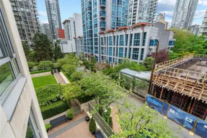 Front Yard Photo of 509 1225 Richards Street, Vancouver, BC
