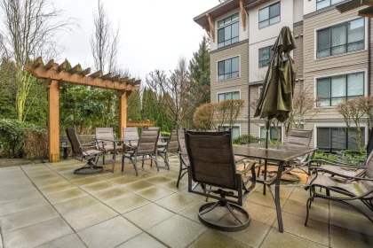 Backyard Photo of 406 15388 105 Avenue, Surrey, BC