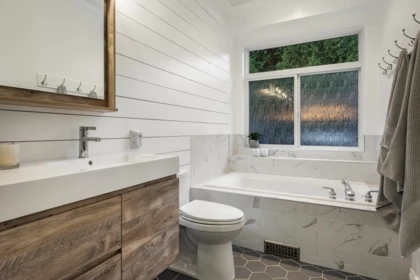 Guest Bathroom Photo of 35365 Gingerhills Drive, Abbotsford, BC