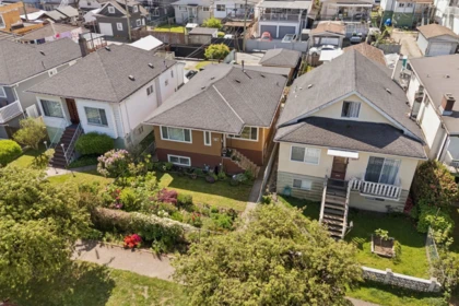 Outdoor Kitchen Photo of 2248 Mannering Avenue, Vancouver, BC