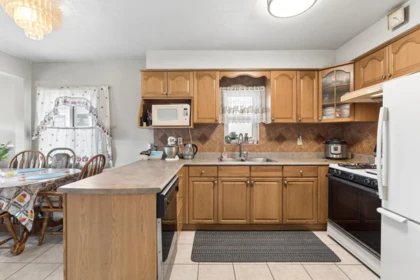 Primary Bedroom Photo of 2248 Mannering Avenue, Vancouver, BC