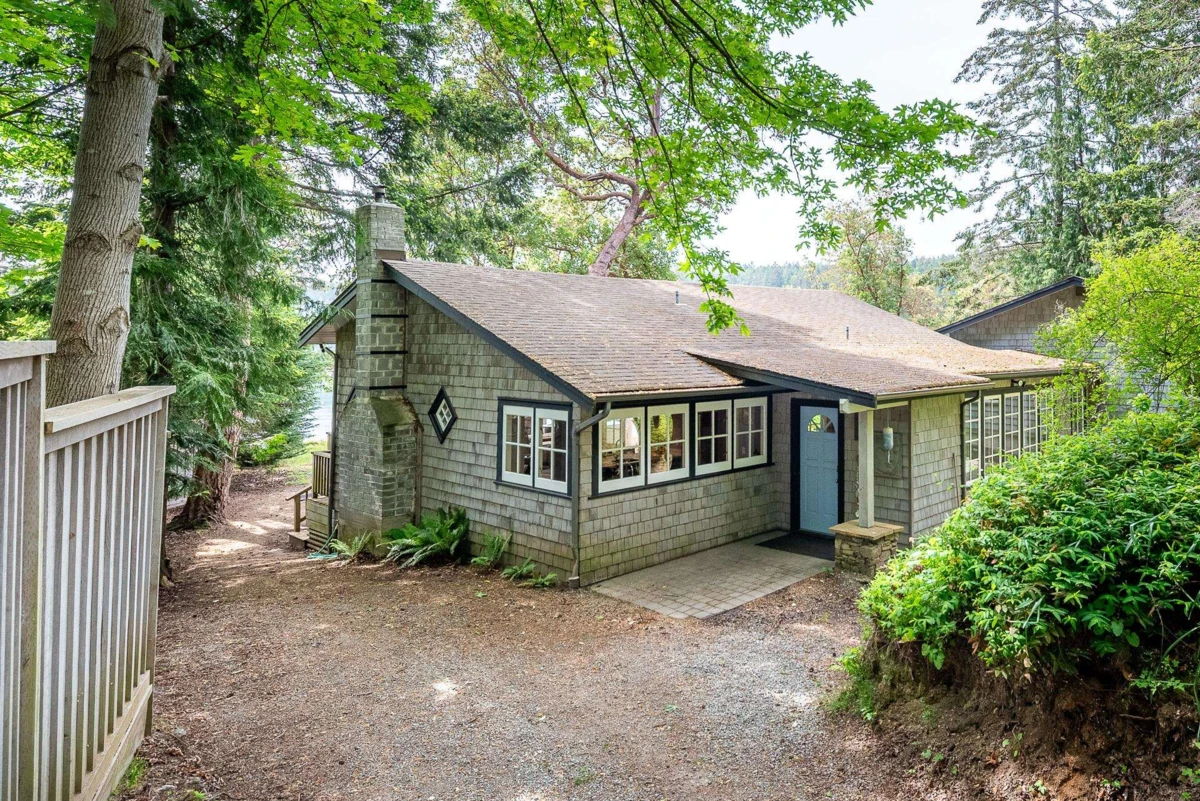 Dining Area Photo of 754 Steward Drive, Mayne Island, BC